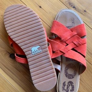 SOREL Coral & Tan Sandals